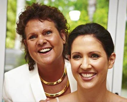 Kelly Inalla with her mother Evonne Goolagong.